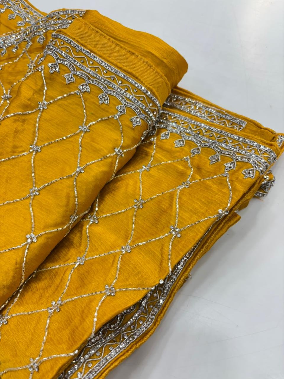 1 PIECE SAREE WITH BLOUSE PIECE - Image 4